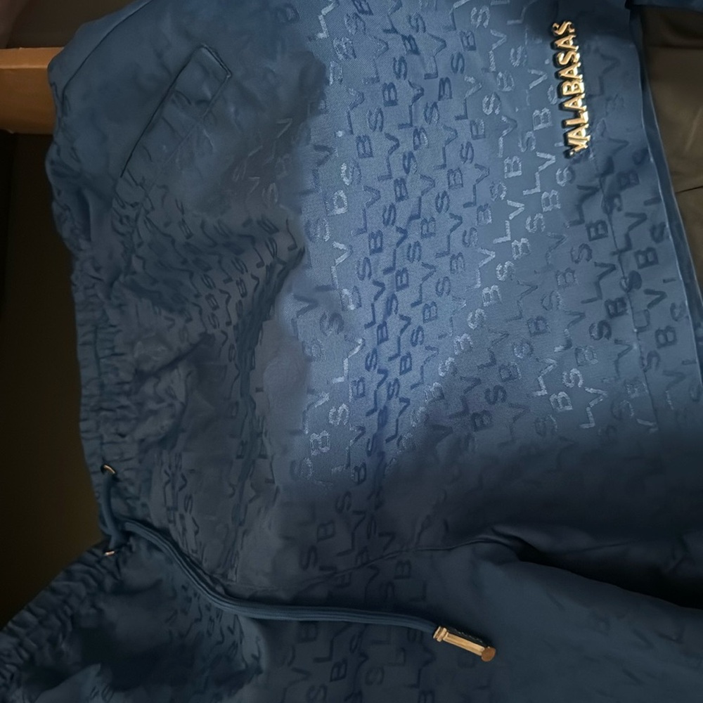 Brand new Valabasas short set